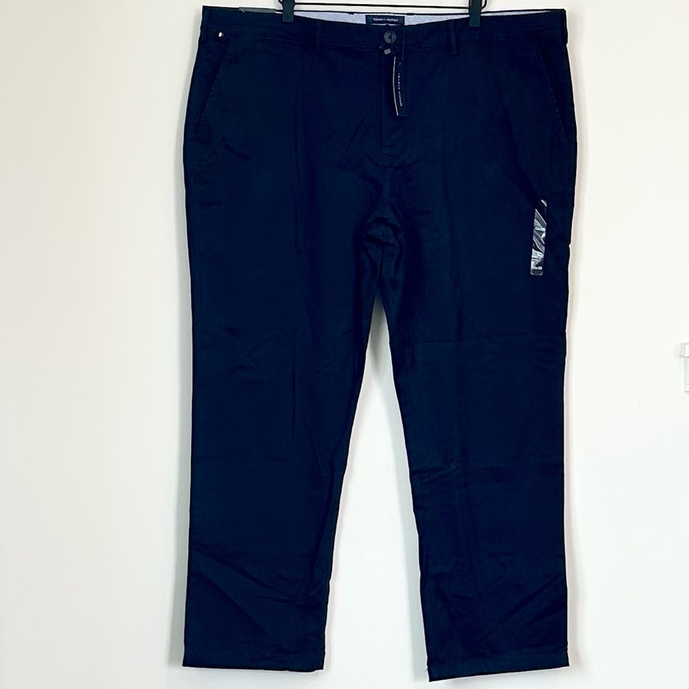 NWT Tommy Hilfiger Men's Regular Fit Stretch Navy Chinos - Size: 42/30